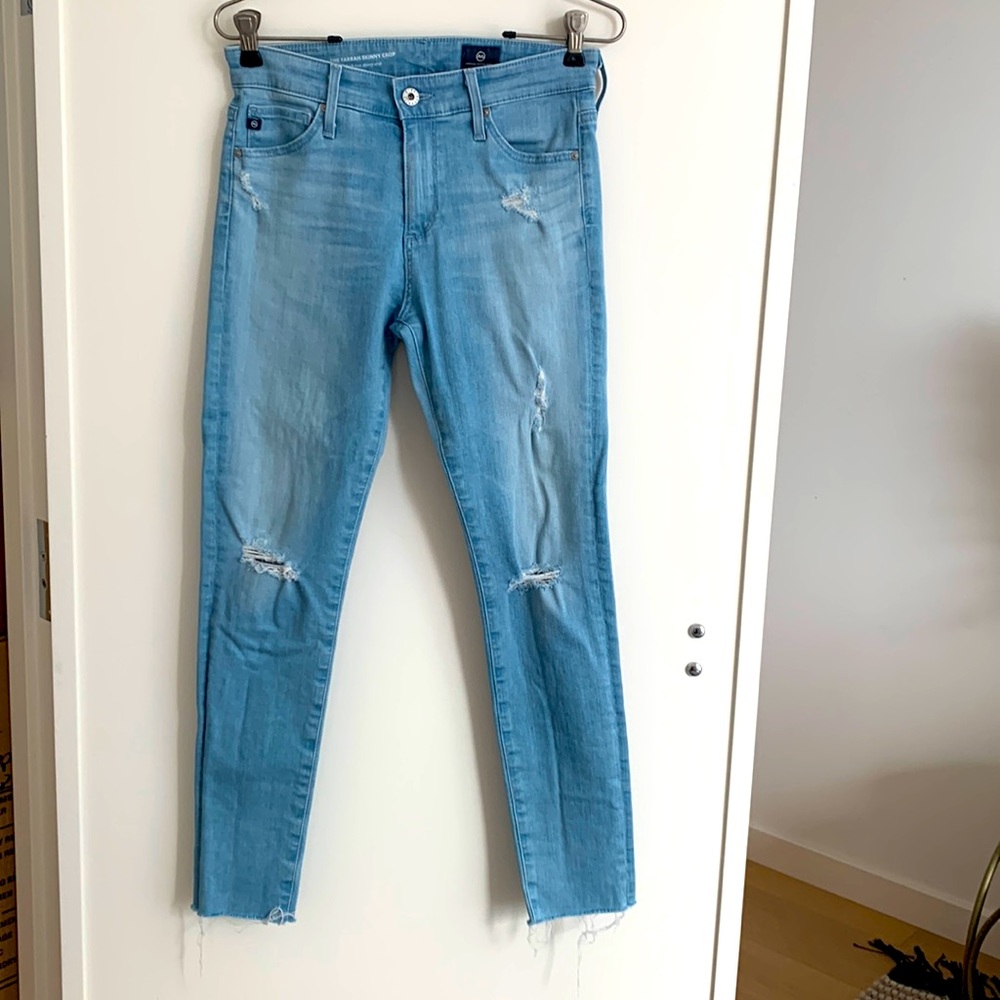 Like new AG light denim The Farrah Skinny Crop jeans size 25